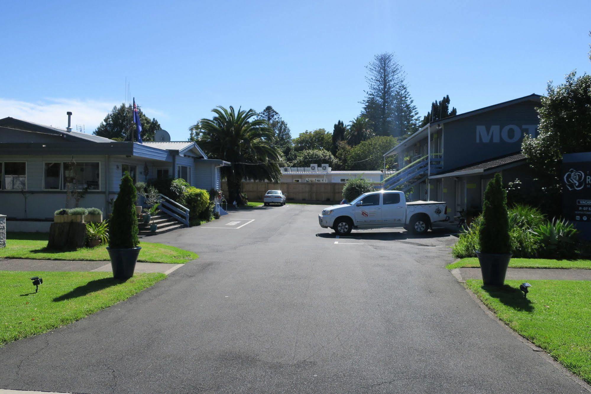 Roselands Motel Tauranga Exterior photo